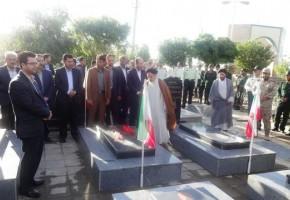 غبارروبی مزار شهدا درپلدشت