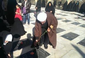 همزمان با آغاز هفته قوه قضاییه مزار مطهر شهدا گلباران شد