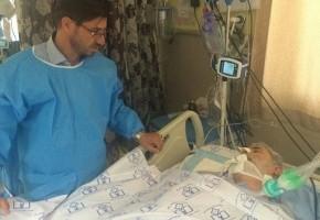 عیادت مدیرکل بنیاد استان زنجان از جانباز «علیرضا حاجیلو»