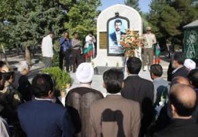 مزار شهید «محمود صارمی» خبرنگار شهید در بروجرد گلباران شد