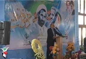 گلباران مزار شهدای رشت همزمان با نخستین روز هفته دولت