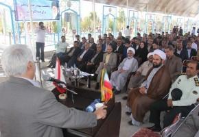 عطرافشانی مزار شهدای زاهدان به مناسبت هفته دولت