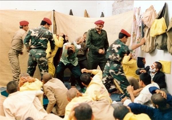  نگهبان‌ بعثی با گاز انبر مقداری از محاسن اسیر را کَند