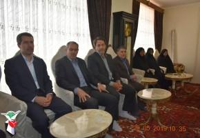 مظهر و نماد کشور شهیدان والامقام هستند