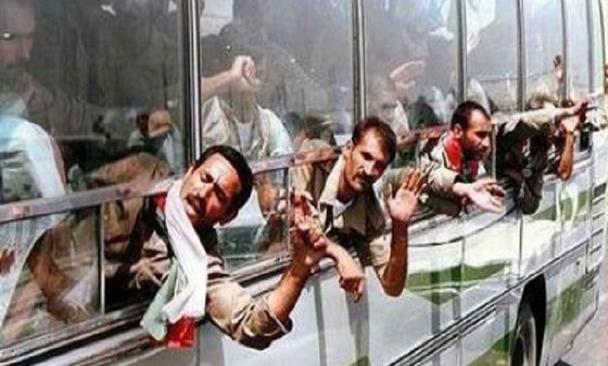 پسرم در بند اسارت ما را به ایستادگی دعوت کرد