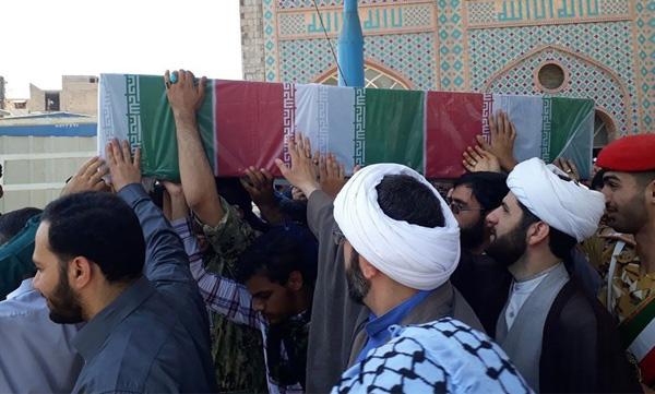 تشییع و خاکسپاری پیکر مادر شهید «رمضان دارابی‌نژاد» در دزفول