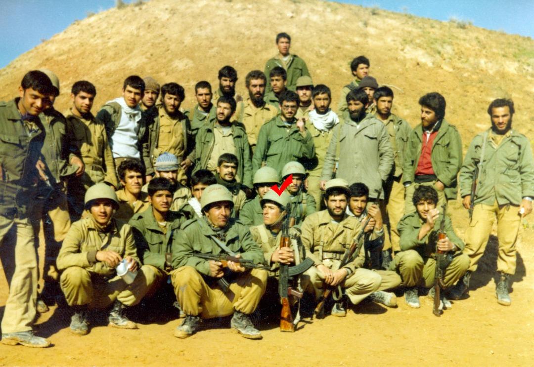  روایتی از عکس مقتدرانه شهید در جبهه